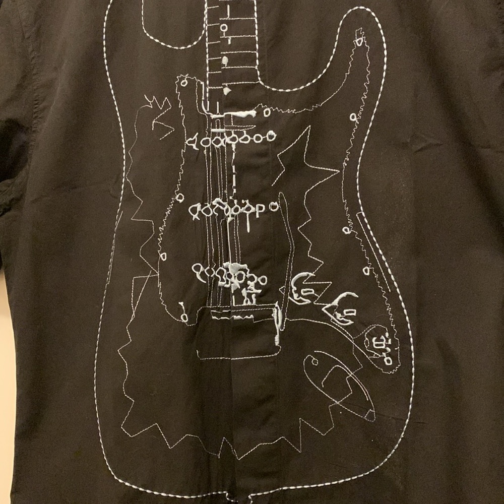 Fender (L) - Picture 6 of 16